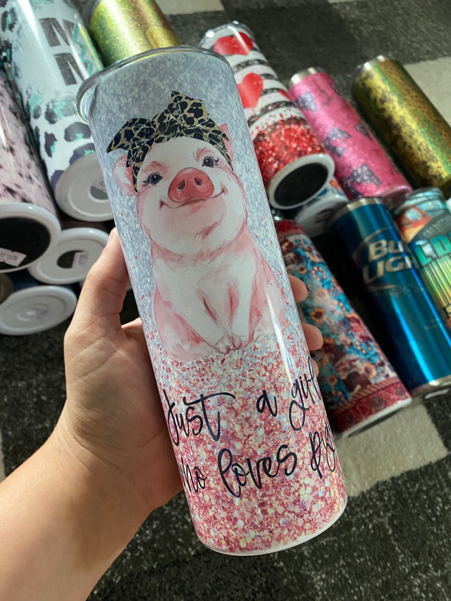 Girl who loves pigs   20oz